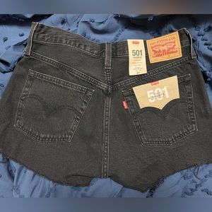 Levi Shorts - Size 27 (Women’s)
